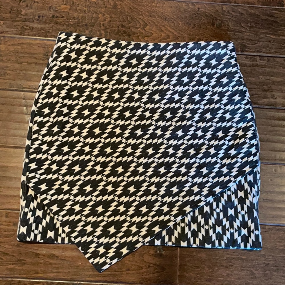 Skirt Black & White H & M